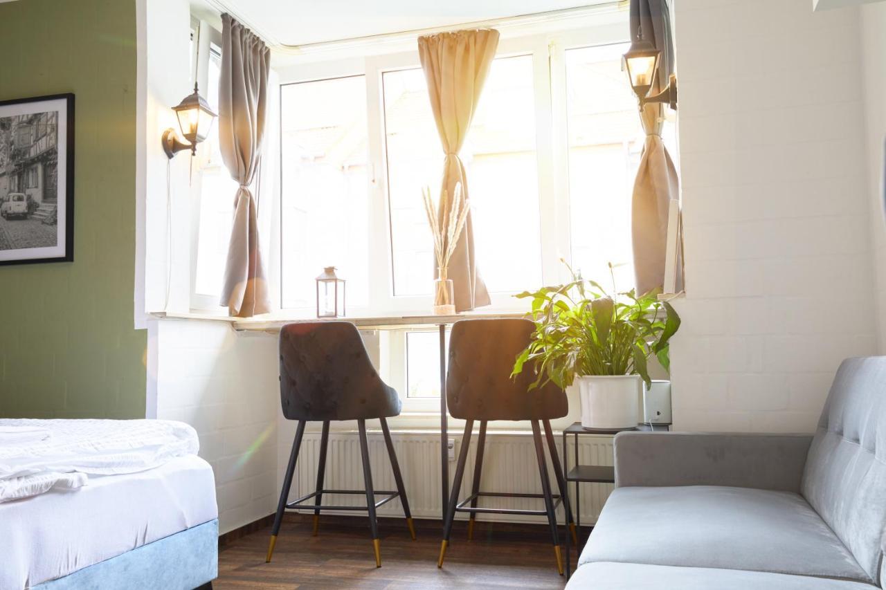 Stilvolles Ruhiges Studio - Parkplatz, Wifi, Tv Em-Apartments Deutschland ビーレフェルト エクステリア 写真